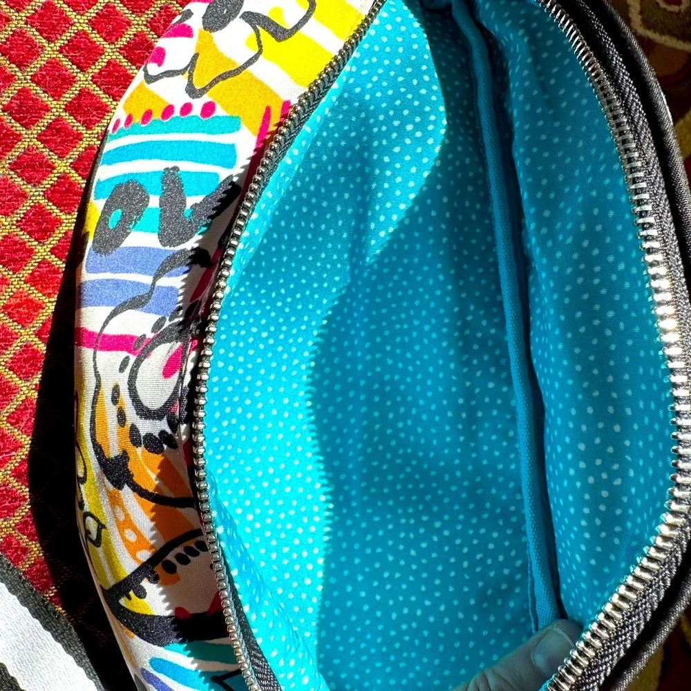 Beautiful and fun Brighton Fanny Pack/Shoulder Bag NWOT - Picture 5 of 6